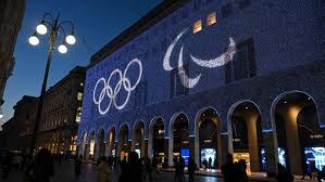 珍妮：浓眉是基石 本没打算交易他 所以为了东契奇我们付出了很多