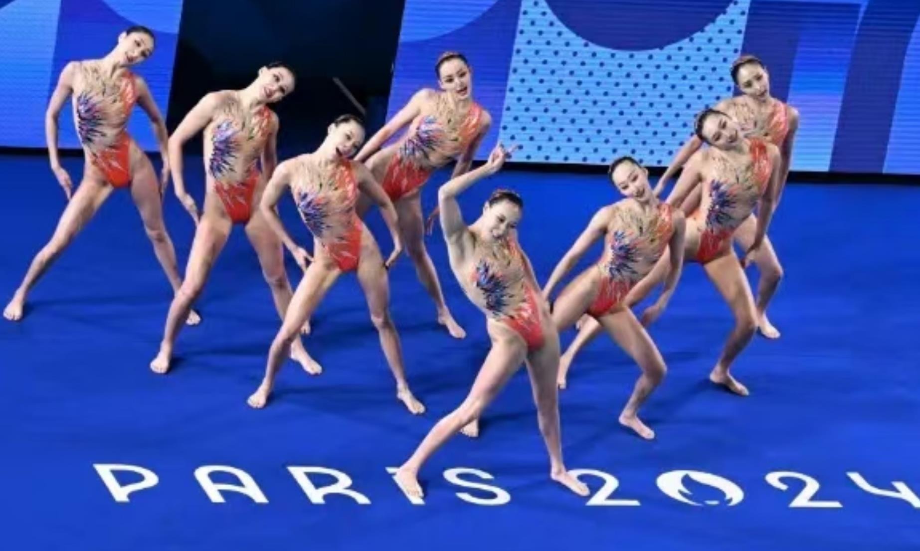 东契奇盛赞詹姆斯高效表现：凭一己之力实现逆转